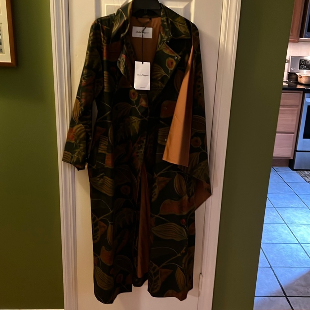 Salvatore Ferragamo St R Bronz floral fall trench fully lined never used